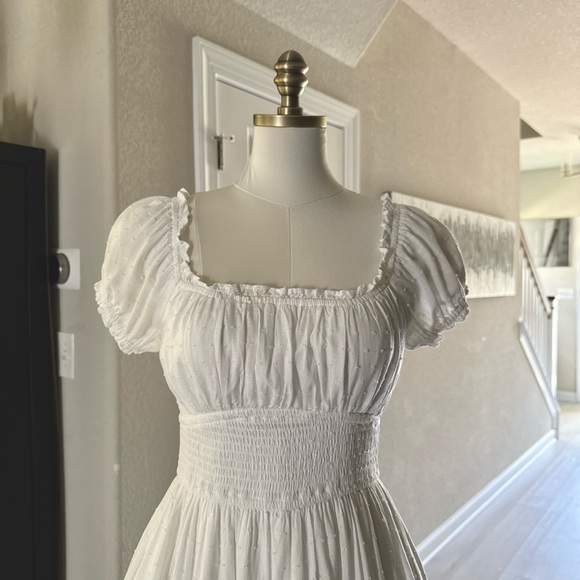Hollister White Smocked Romper – Size Small - Picture 3 of 6